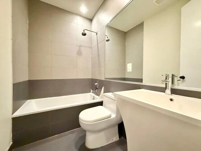 Photo - Nice room in a good neighborhood Unit 1R