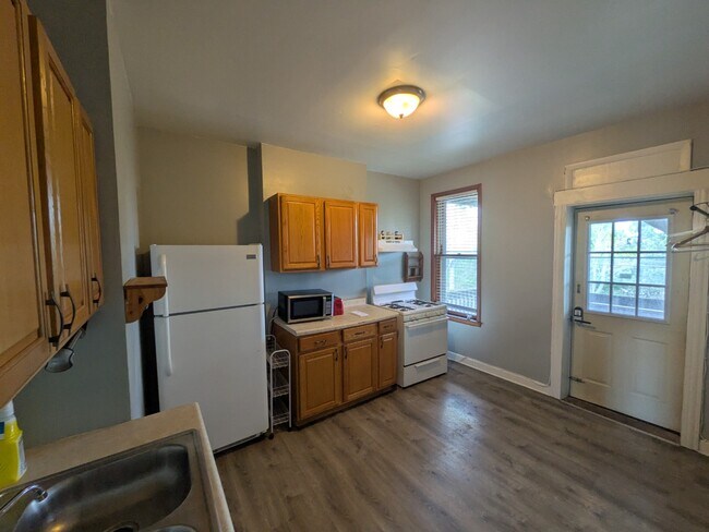 Updated 2BR/1BA in Pullman – Internet Incl... - Updated 2BR/1BA in Pullman – Internet Incl... Unidad Apt. 2