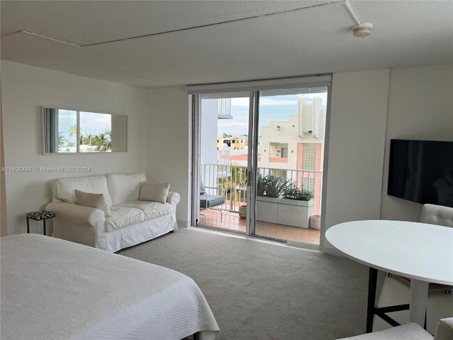 Photo - 1255 Collins Ave Condo Unit 607