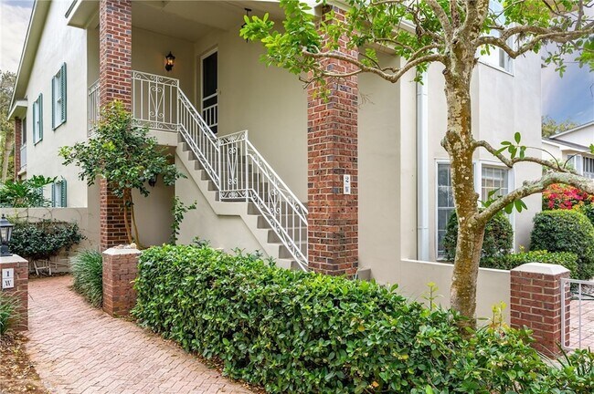 101 Park Shores Cir Unit 2W