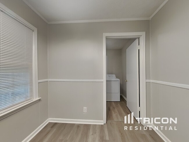 Photo - 5555 Richland Dr