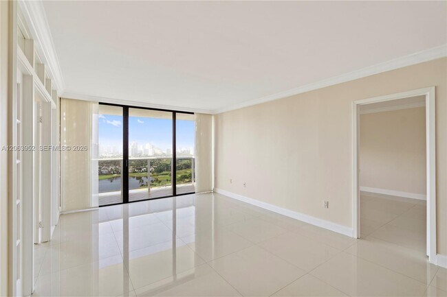 Photo - 3675 N Country Club Dr Unidad 2208