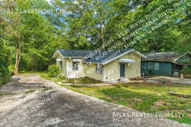 Photo - 211 Lakeshore Cir