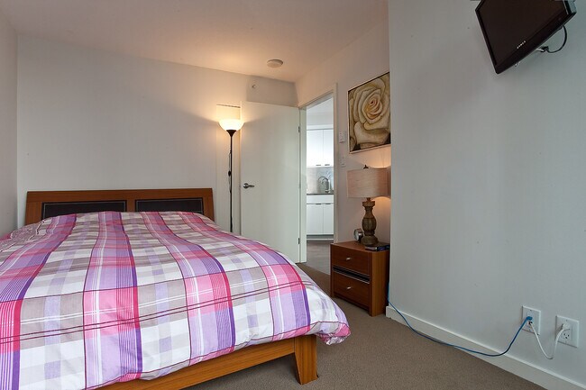 Photo - 788 Hamilton St