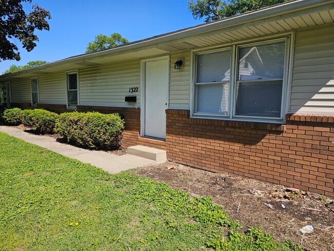 Building Photo - 1322 N Rutledge St Unit 1322