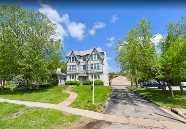 Building Photo - 125 W Bodley Ave Unit 2E