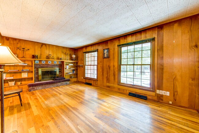 Photo - 3254 Kenilworth Dr