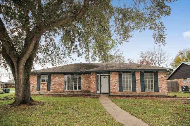 Building Photo - 10534 Huntington Wood Dr Rental