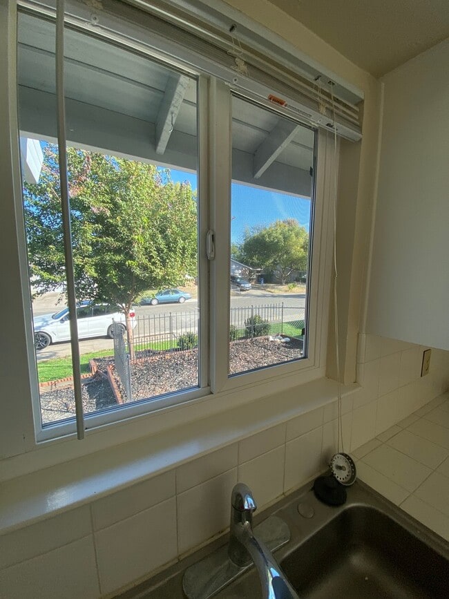 Photo - Super clean! 2 Bdrm, 1 Bath duplex off Oak Avenue