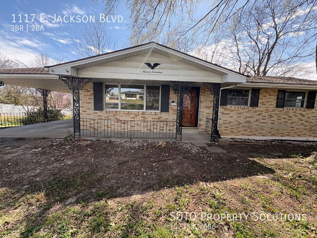 Building Photo - 1117 E Jackson Blvd