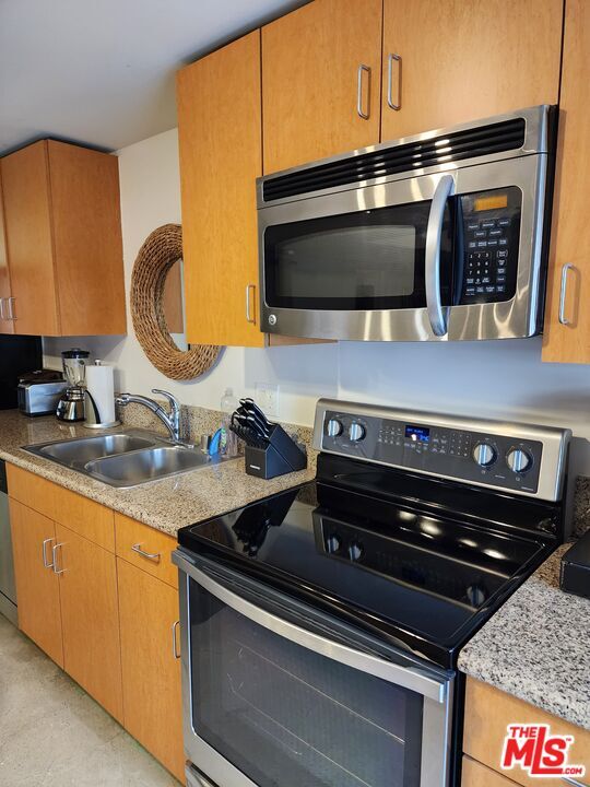 Photo - 711 S Olive St Unit 203