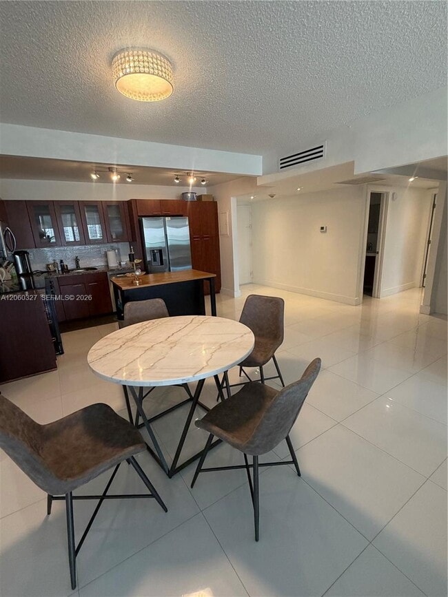Photo - 19390 Collins Ave Unidad 1007