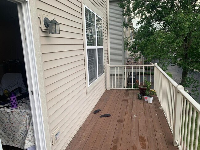 Photo - 812 Lewisburg Ln