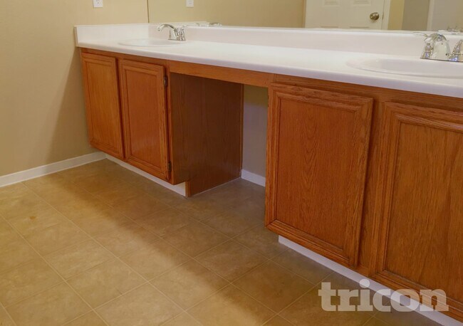 Photo - 2188 Alisa Maria Way