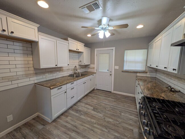 Photo - 310 Camellia Ave