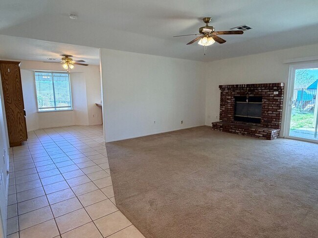 Photo - 3+2 w/garage and large fenced backyard