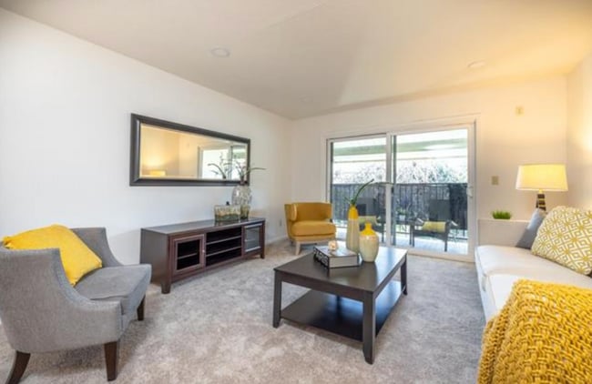 Building Photo - 1730 Halford Ave Unit 355 Rental