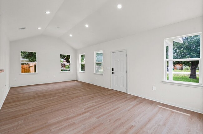 Building Photo - 4415 Castor St