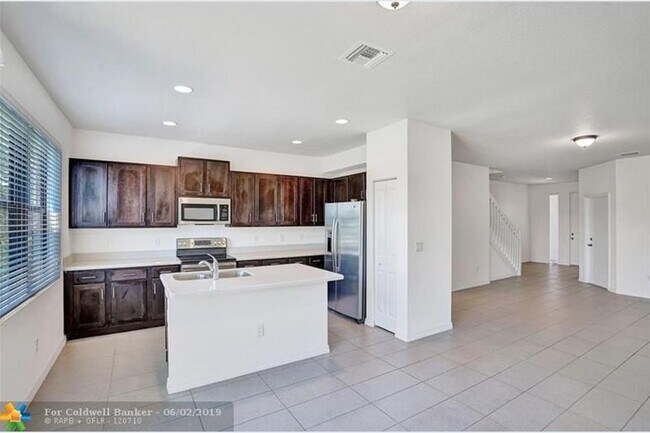 Photo - Beautiful Townhouse 3 -2.5 baths