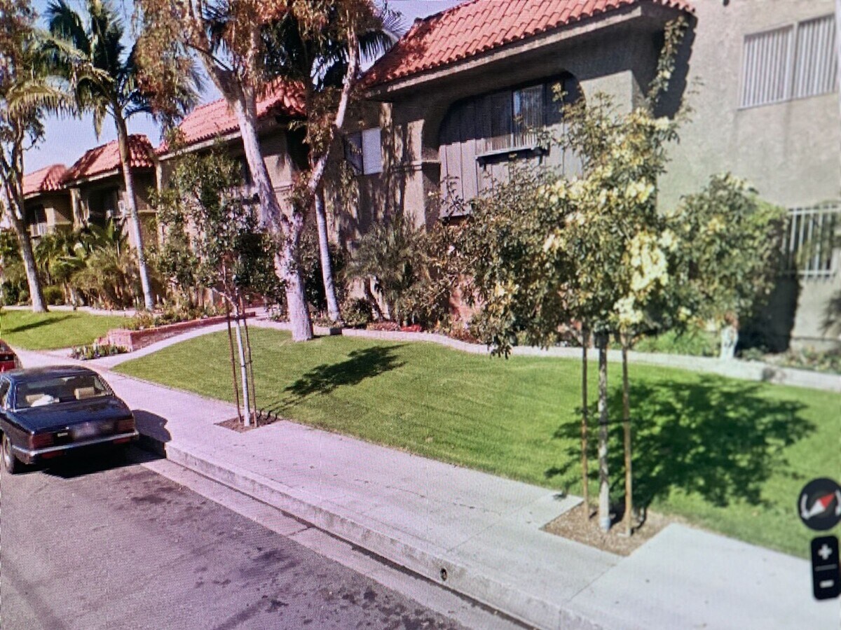 Photo - 120 - 801 E Palmer Ave