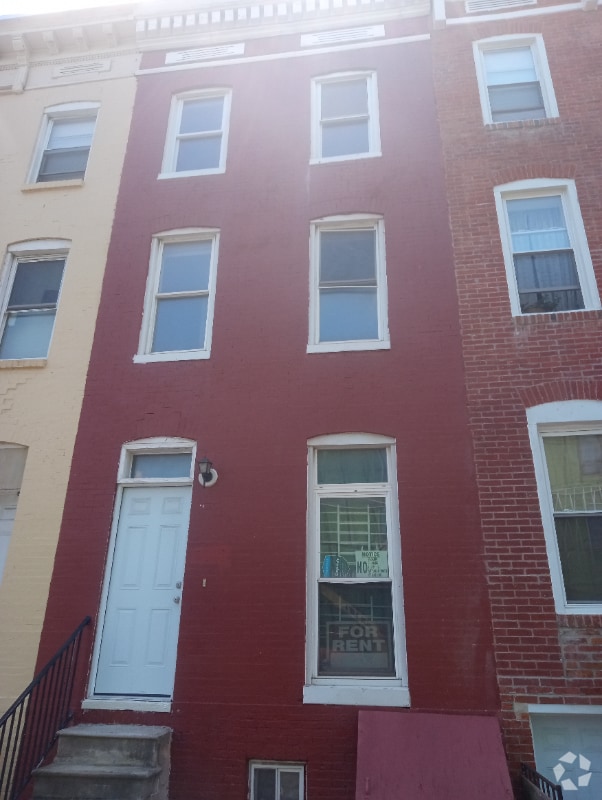 Building Photo - 615 E Chase St Rental