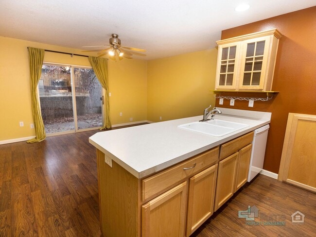 Photo - 5215 SE Pardee St