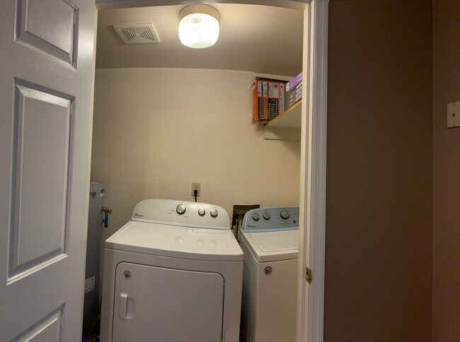 Photo - 130 Robinson Alley Unit B
