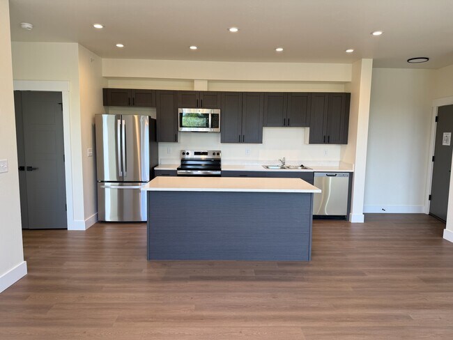 49 Colorado Ave Unit 104