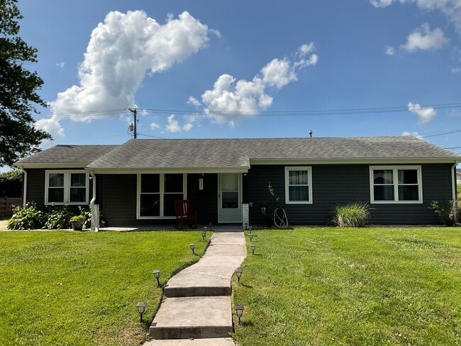 Building Photo - 501 Dartmouth Dr
