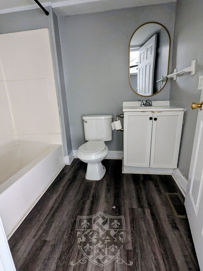 Photo - 330 Vivelle Ave