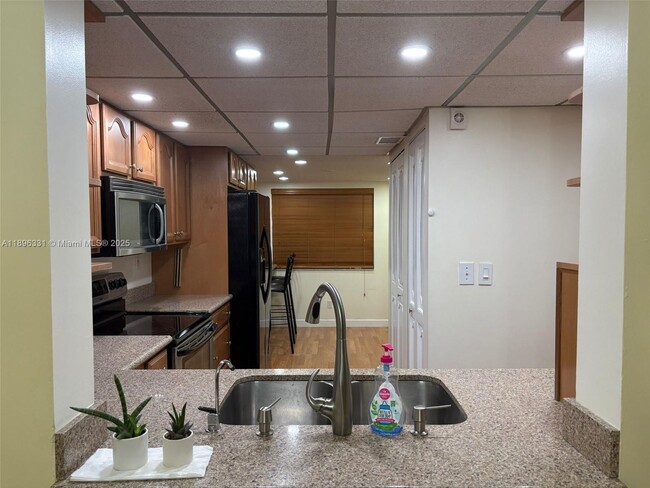 Photo - 141 SW 96th Terrace Unidad 205