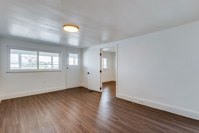 Photo - 2316 Cobden St