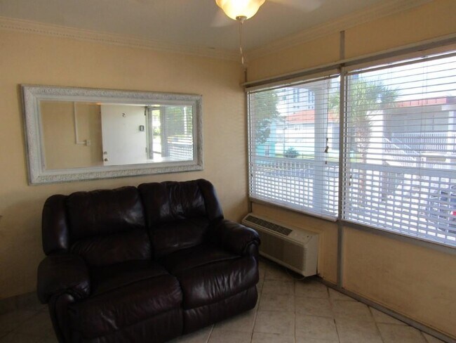 2202 Perrin Dr