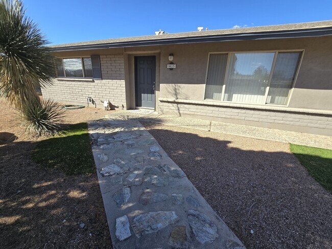 Photo - 8615 E Bellevue Pl