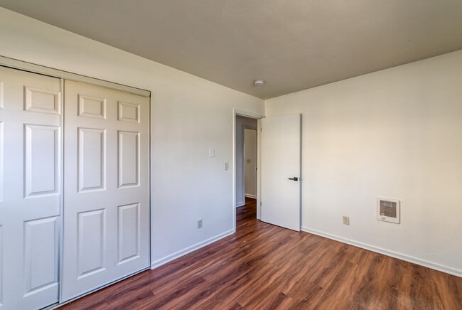 Photo - 6315 Grovenburg Rd