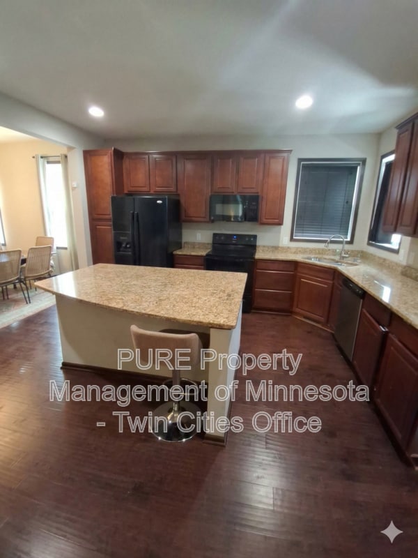 Photo - 1704 Basswood Ct