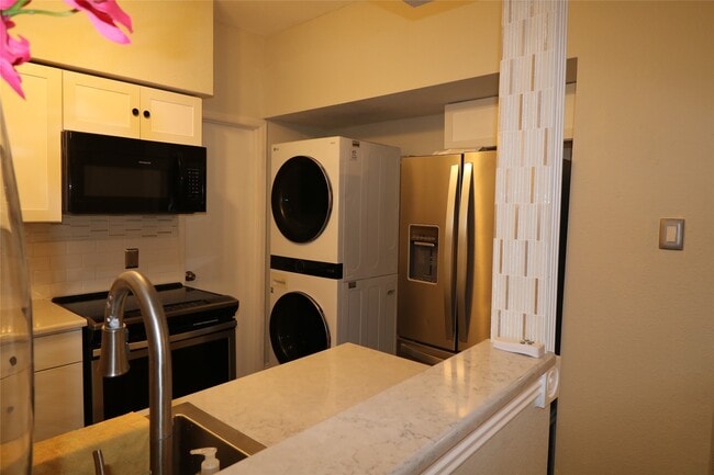 Photo - 10811 Richmond Ave. Unit 11