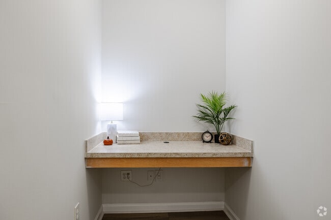 3BR, 2BA - 1,358SF - Office Space