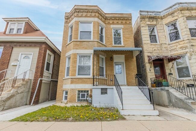 Building Photo - 1234 S 49th Ave Unit 1
