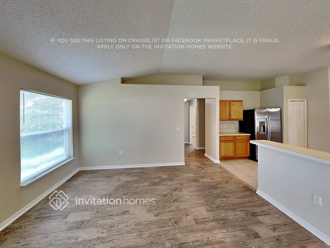 Photo - 1395 Valhalla St
