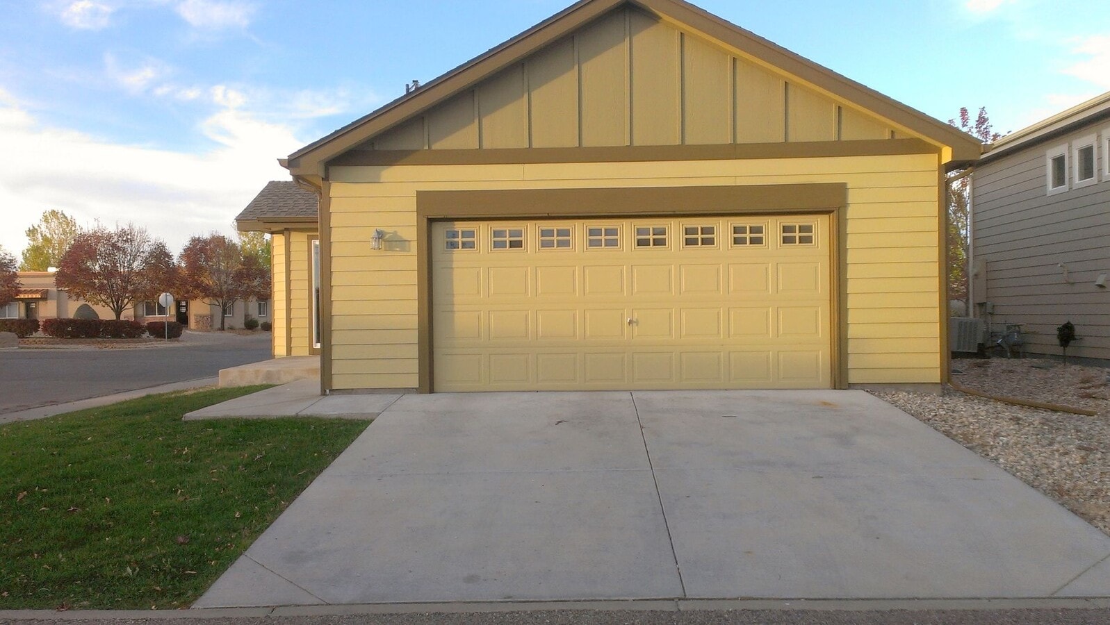 Photo - 2152 E 11th St