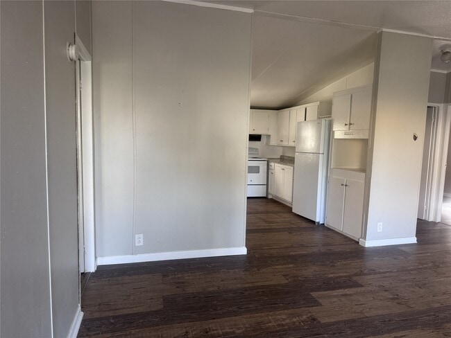 Photo - 934 Queenswood St