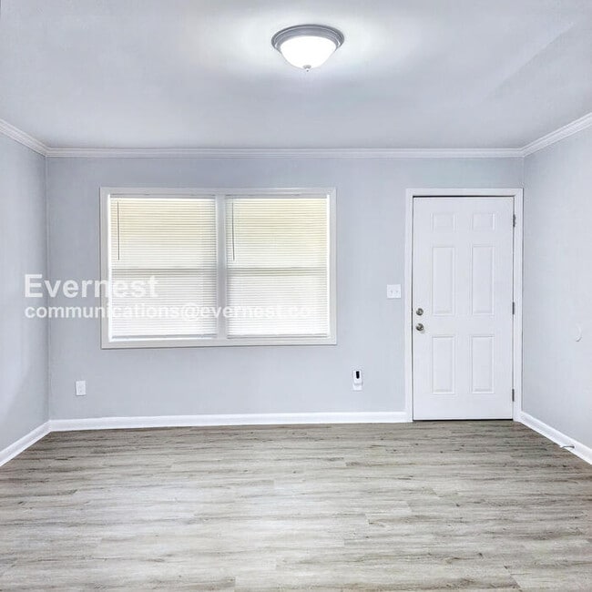 Photo - 1079 Shieldcrest Way