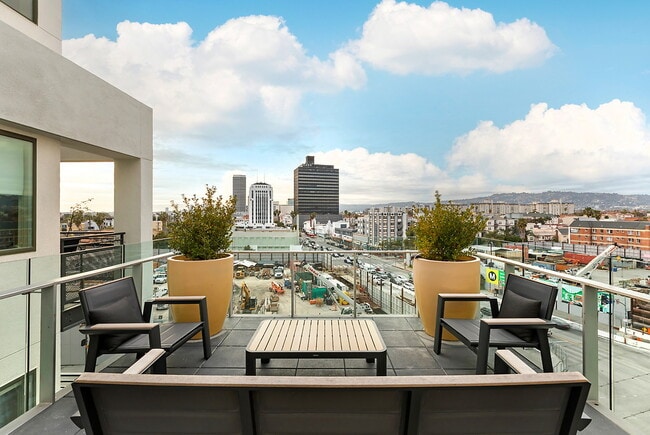 Photo - Wilshire La Brea