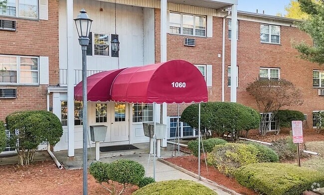 Building Photo - 1060 New Haven Ave Unit 14 Rental