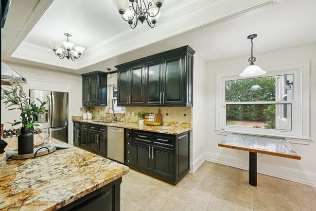BEAUTIFUL Home For Rent in St Petersburg! WITH A POOL!