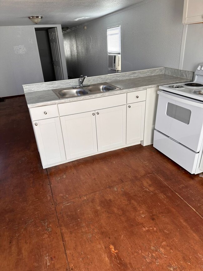 Photo - GREAT LOCATION! 2-Bedroom/ 1-Bath