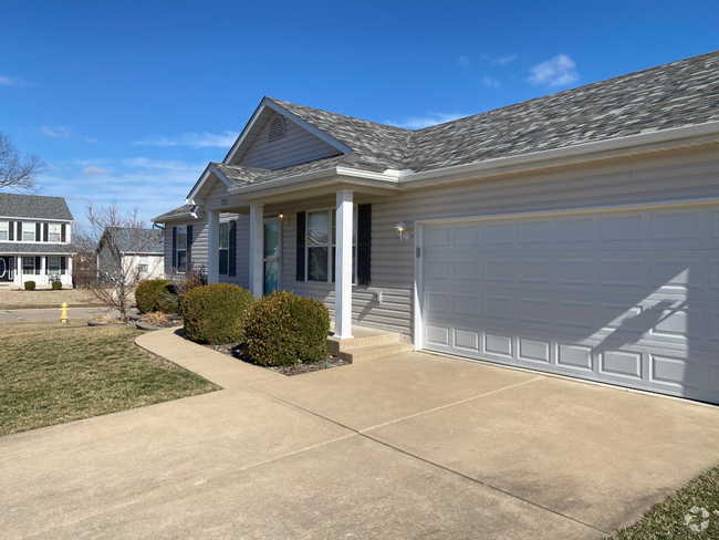 Building Photo - 301 Double Creek Dr Rental