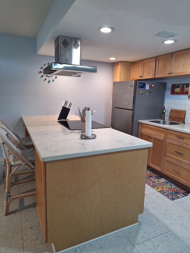 Photo - 7645 Sun Island Dr S Unit 307