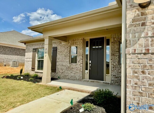 Photo - 207 John Clift Cir